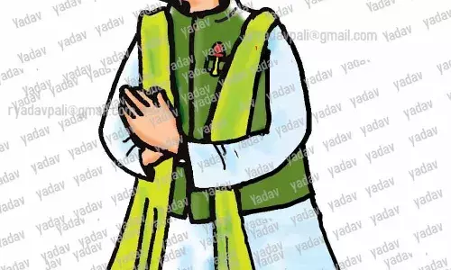 चाहत हाथी की सवारी थी, साइकिल में बैठ कर लौटे