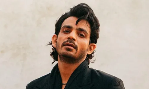 भारत के छोटे शहरों की भावनाएं और अटूट संकल्प का प्रतीक है वेब सीरीज हजामत : अंशुमान पुष्कर