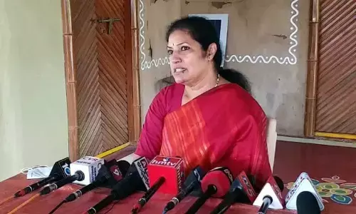 दग्गुबाती पुरंदेश्वरी ने चंद्रबाबू नायडू की अंतरिम जमानत पर खुशी जताई दग्गुबाती पुरंदेश्वरी ने चंद्रबाबू नायडू की अंतरिम जमानत पर खुशी जताई