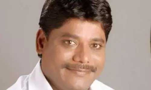 कांग्रेस पार्टी के विधायक रवींद्र धंगेकर ने विधानसभा क्षेत्र के आवंटित राशि को लेकर दायर की याचिका