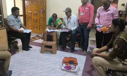 अमरावती शहर में 6 साहूकारों के 7 ठिकानों पर छापे अमरावती शहर में 6 साहूकारों के 7 ठिकानों पर छापे