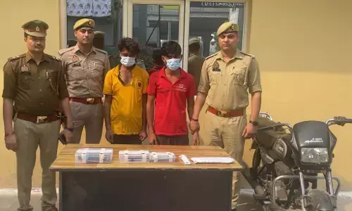चोरी की बाइक पर फर्जी नंबर प्लेट लगाकर करते थे लूटपाट, दो गिरफ्तार, 11 मोबाइल बरामद