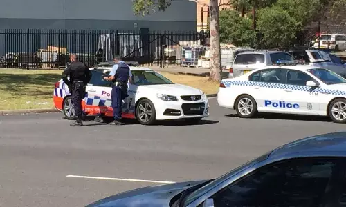 सिडनी के एक स्कूल में लिफ्ट के नीचे फंसने से नाबालिग की मौत