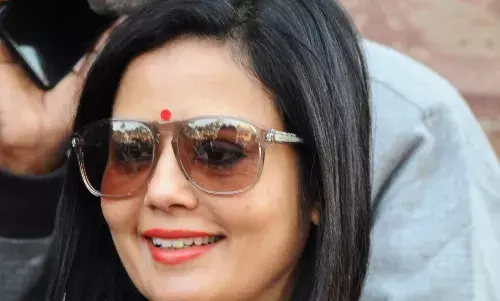 विपक्षी नेताओं की फोन निगरानी पर महुआ मोइत्रा ने ओम बिड़ला को लिखा पत्र