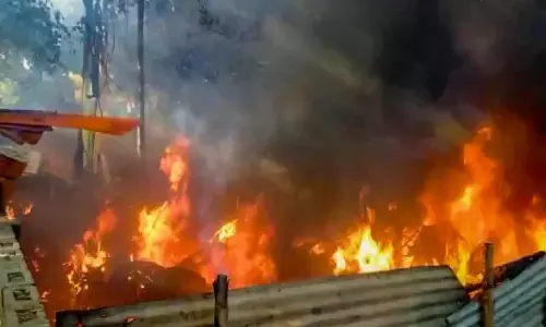 पुणे की झुग्गी बस्ती में भयानक आग, 6 झुग्गियां जलकर खाक