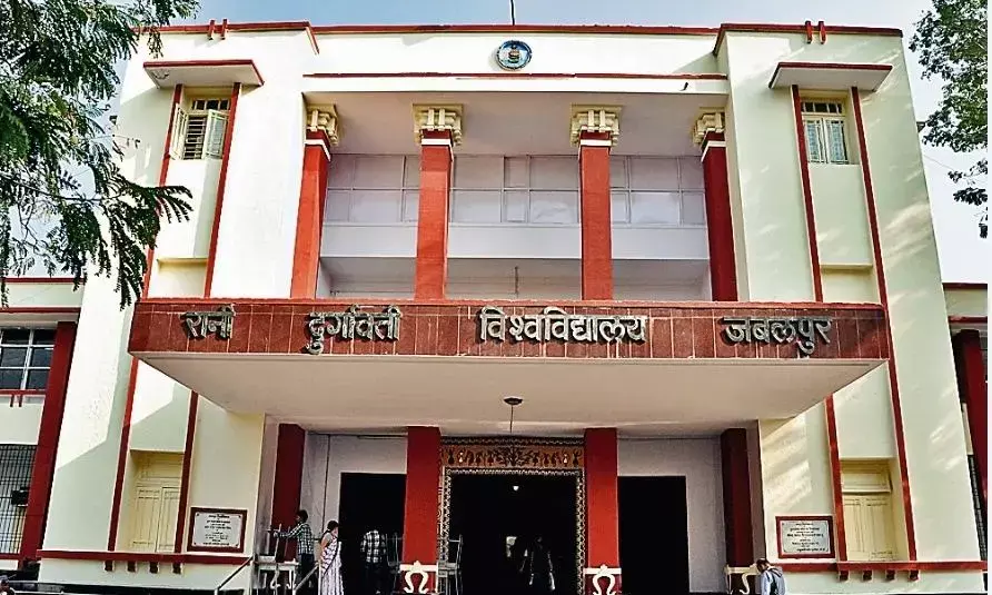 अग्रिम राशि जमा करने के मामले में कुछ कर्मचारियों ने ली न्यायालय की शरण