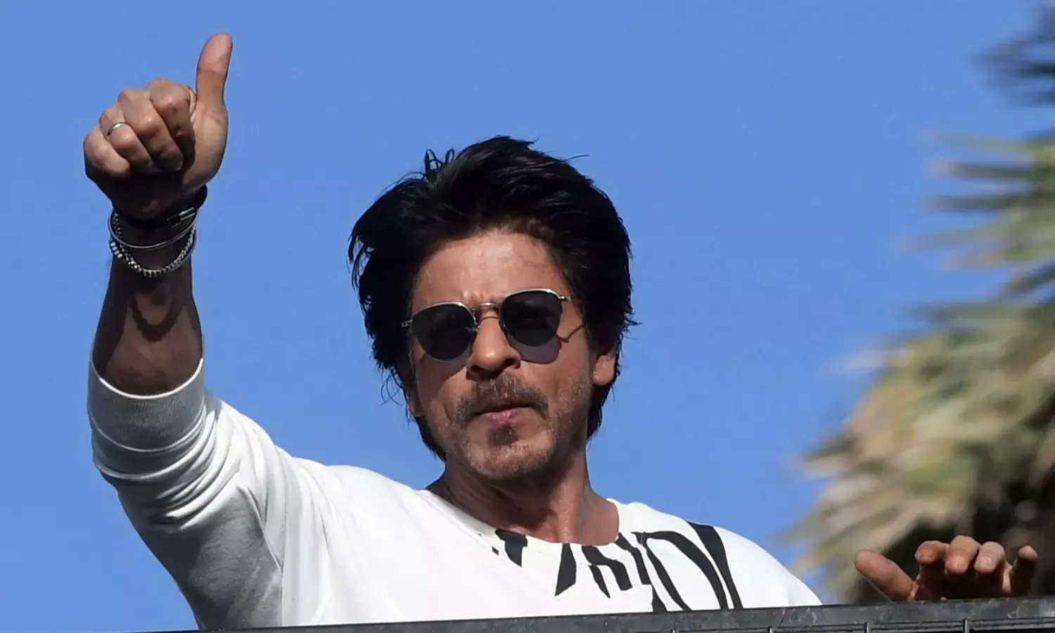 शाहरुख खान के 58वें जन्मदिन पर देखें उनकी ये रोमांटिक फिल्में