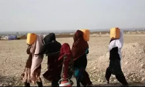 पाकिस्तान से घर लौट रहे अफगानी शरणार्थियों के लिए आश्रय स्थल बनाएगा तालिबान