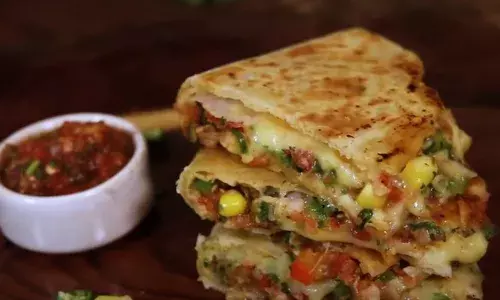 अपने डिनर को दें मैक्सिकन टच, घर पर बनाएं टेस्टी केसाडिला