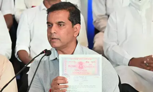 गोवा आप प्रमुख ने खुद को ट्रक क्लीनर के रूप में पेश किया, चेक पोस्ट पर कथित भ्रष्टाचार का खुलासा किया गोवा आप प्रमुख ने खुद को ट्रक क्लीनर के रूप में पेश किया, चेक पोस्ट पर कथित भ्रष्टाचार का खुलासा किया