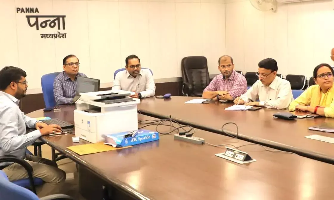 कम प्रतिशत वाले मतदान केन्द्रों में लगातार मतदाता जागरूकता अभियान चलाएं: श्री खत्री