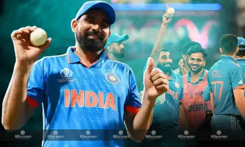 तीन मैचों में दूसरी बार मोहम्मद शमी ने खोला पंजा, वर्ल्ड कप में सबसे ज्यादा विकेट लेने वाले बने भारतीय गेंदबाज, इन दिग्गजों को छोड़ा पीछे तीन मैचों में दूसरी बार मोहम्मद शमी ने खोला पंजा, वर्ल्ड कप में सबसे ज्यादा विकेट लेने वाले बने भारतीय गेंदबाज, इन दिग्गजों को छोड़ा पीछे