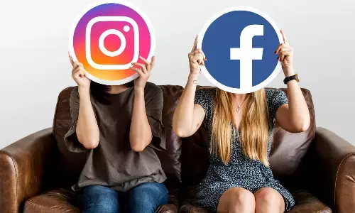 क्रिएटर्स के लिए फेसबुक पर नया टूल लाया मेटा, कंटेंट परफॉर्मेंस पर रख सकेंगे आसानी से नजर क्रिएटर्स के लिए फेसबुक पर नया टूल लाया मेटा, कंटेंट परफॉर्मेंस पर रख सकेंगे आसानी से नजर