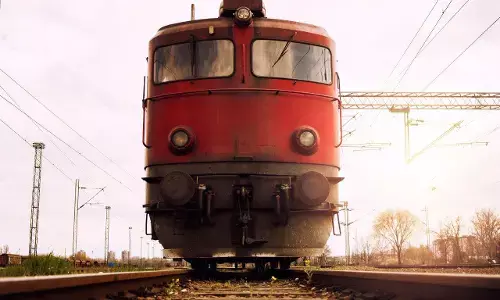 पुरी-जयनगर एक्सप्रेस के ओवरहेड वायर में लगी आग, यात्री सुरक्षित पुरी-जयनगर एक्सप्रेस के ओवरहेड वायर में लगी आग, यात्री सुरक्षित