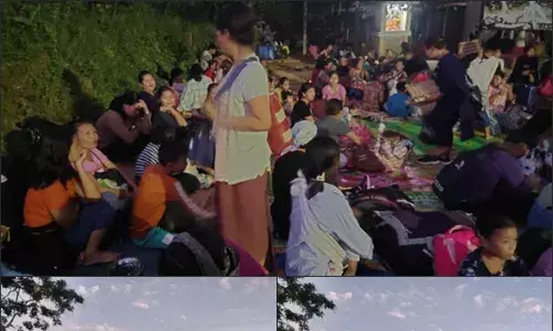 मणिपुर पुलिस की छापेमारी, अत्याचार के कारण सैकड़ों आदिवासी घर छोड़कर भाग गए