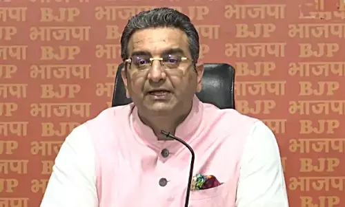 प्रदूषण के मसले पर भाजपा ने केजरीवाल से पूछे कई सवाल प्रदूषण के मसले पर भाजपा ने केजरीवाल से पूछे कई सवाल