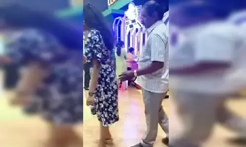 रिटायर्ड हेडमास्टर ने किया आत्मसमर्पण