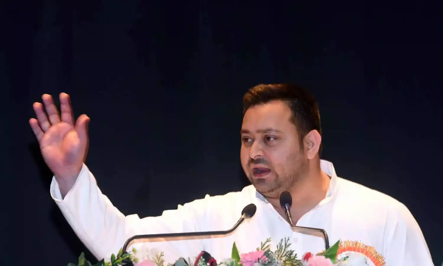 राबड़ी देवी के आवास के बाहर तेजस्वी का राज्य के भावी सीएम के रूप में पोस्टर