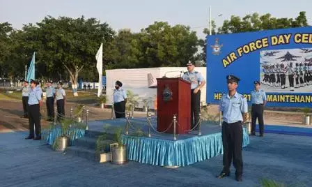 लेफ्टिनेंट जनरल वायुसेना नगर पहुंचे, बाढ़ के दौरान मदद कार्य की सराहना की