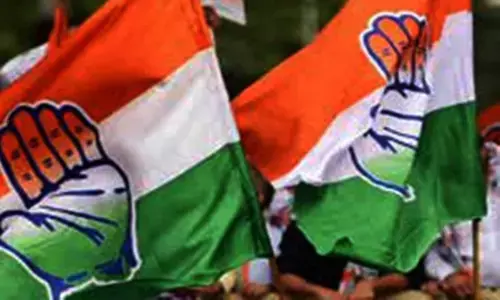 घटी हुई सीटों के साथ छत्तीसगढ़ में कांग्रेस की सत्ता बरकरार रहने का अनुमान घटी हुई सीटों के साथ छत्तीसगढ़ में कांग्रेस की सत्ता बरकरार रहने का अनुमान