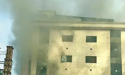मुरली एग्रो एजेंसी की 4 मंजिला इमारत में आग
