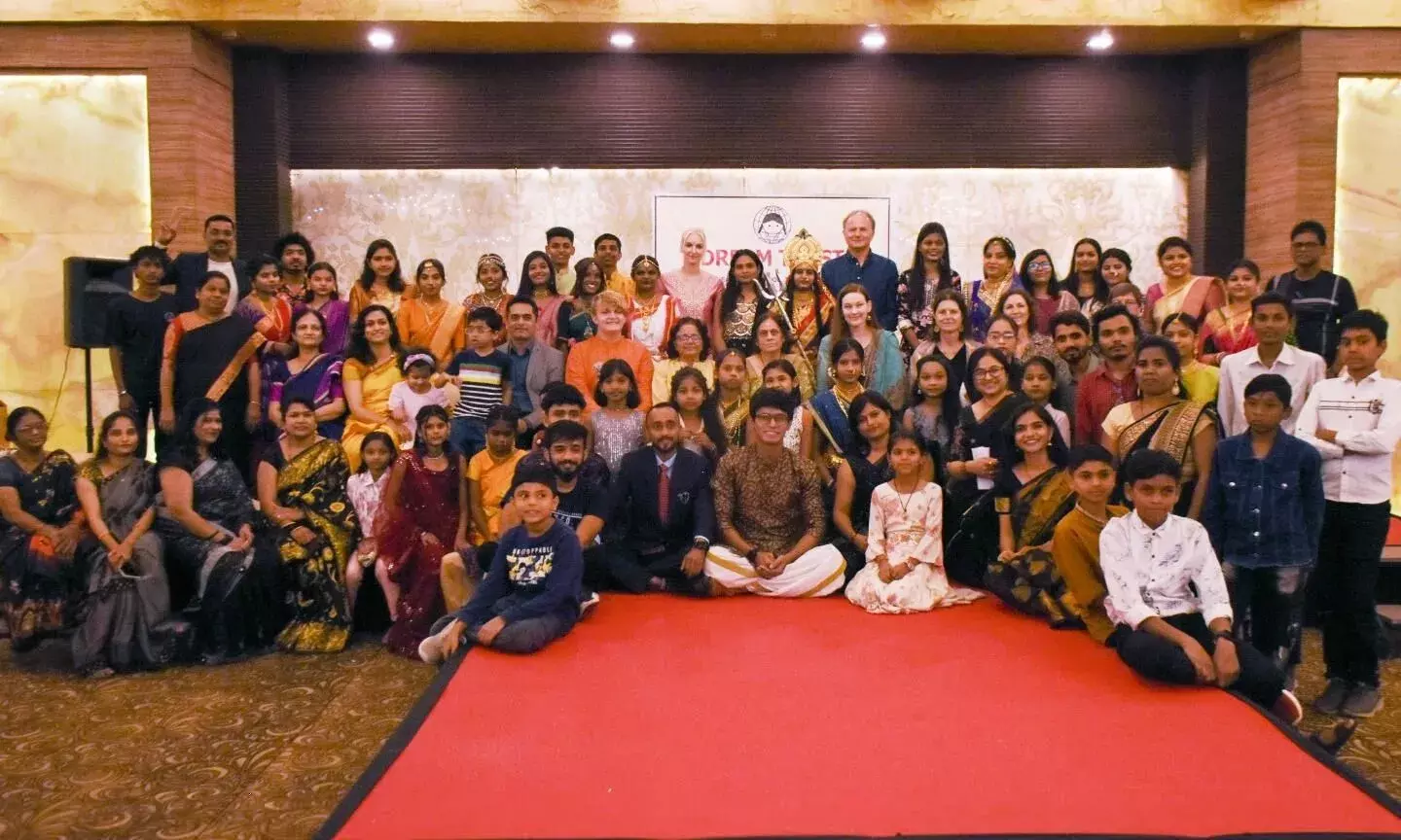 रैंप पर थिरकते नजर आए टाइप बन बच्चे, एक से बढ़कर एक प्रस्तुति देकर खूब बटोरी तालियां