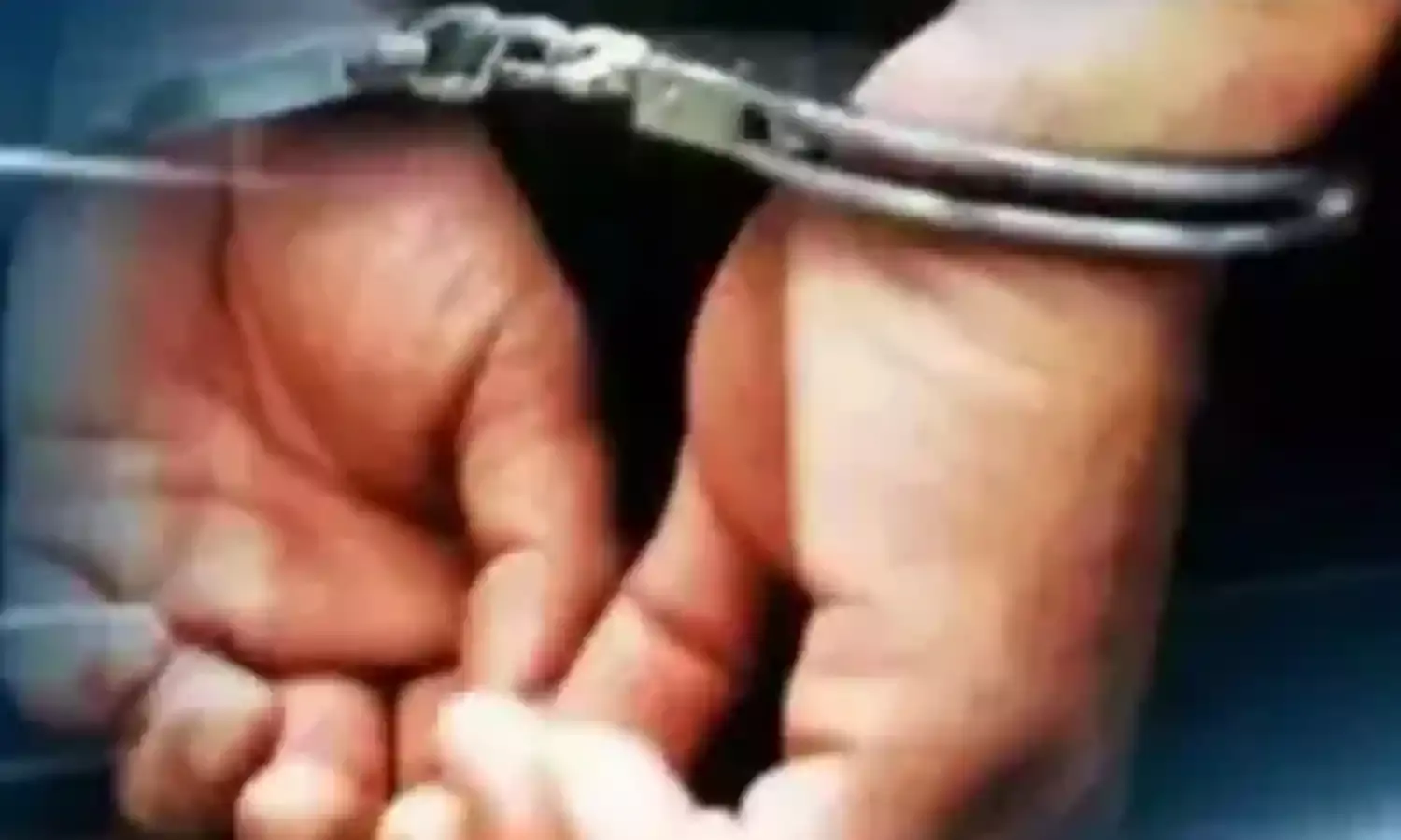 धोनी से मकान-पैसा दिलाने का लालच देकर बच्चे का अपहरण किया और बेच डाला, आठ गिरफ्तार