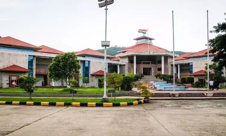 मणिपुर हाईकोर्ट ने राज्य सरकार से अप्रभावित क्षेत्रों में मोबाइल इंटरनेट प्रतिबंध हटाने को कहा