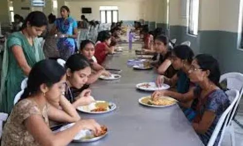 कंपनी पर हुई थी ईडी की कार्रवाई, अब मिल गया हॉस्टलों में भोजन आपूर्ति का ठेका कंपनी पर हुई थी ईडी की कार्रवाई, अब मिल गया हॉस्टलों में भोजन आपूर्ति का ठेका