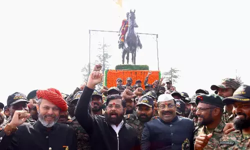 जम्मू-कश्मीर के कुपवाड़ा में गूंजी छत्रपति शिवाजी महाराज की जय-जयकार जम्मू-कश्मीर के कुपवाड़ा में गूंजी छत्रपति शिवाजी महाराज की जय-जयकार
