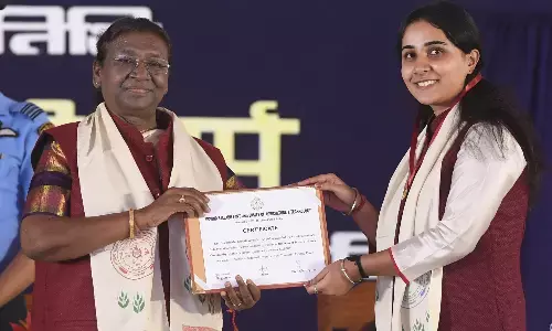 ऐसे ग्रेजुएट तैयार करने चाहिए, जो उद्योग के लिए तैयार हों : राष्ट्रपति ऐसे ग्रेजुएट तैयार करने चाहिए, जो उद्योग के लिए तैयार हों : राष्ट्रपति