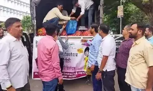 प्याज की मंहगाई से डरे सत्ताधारी दल, एनसीसीएफ बेच रही 25 रुपए किलो प्याज प्याज की मंहगाई से डरे सत्ताधारी दल, एनसीसीएफ बेच रही 25 रुपए किलो प्याज