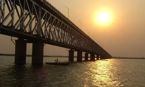 गोदावरी नदी के बांधों से नासिक और अहमदनगर के लिए पानी के उचित वितरण की मांग गोदावरी नदी के बांधों से नासिक और अहमदनगर के लिए पानी के उचित वितरण की मांग