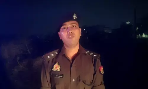 छात्रा से मोबाइल लूटने का आरोपी पुलिस मुठभेड़ के बाद गिरफ्तार, चोरी की बाइक जब्त छात्रा से मोबाइल लूटने का आरोपी पुलिस मुठभेड़ के बाद गिरफ्तार, चोरी की बाइक जब्त