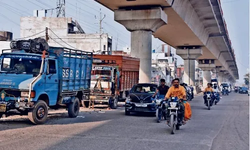 बाजारों में रहेगी भीड़, किसी हाल में अंदर न आएँ भारी वाहन