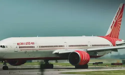 डीजीसीए ने यात्री-केंद्रित नियमों का अनुपालन न करने पर एयर इंडिया को कारण बताओ नोटिस जारी किया डीजीसीए ने यात्री-केंद्रित नियमों का अनुपालन न करने पर एयर इंडिया को कारण बताओ नोटिस जारी किया
