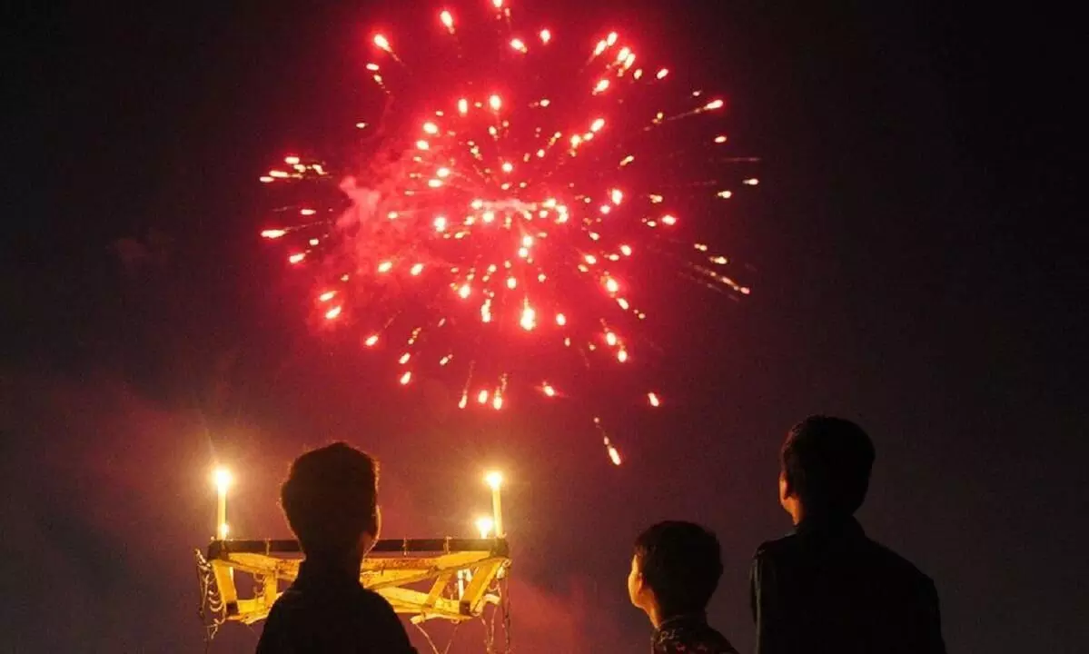 रात 10 बजे तक ही फोड़ सकेंगे पटाखें रात 10 बजे तक ही फोड़ सकेंगे पटाखें