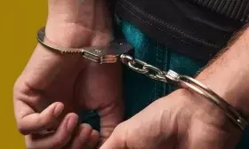 मुजफ्फरनगर में मुठभेड़ के बाद पुलिस ने गौ तस्कर को पकड़ा