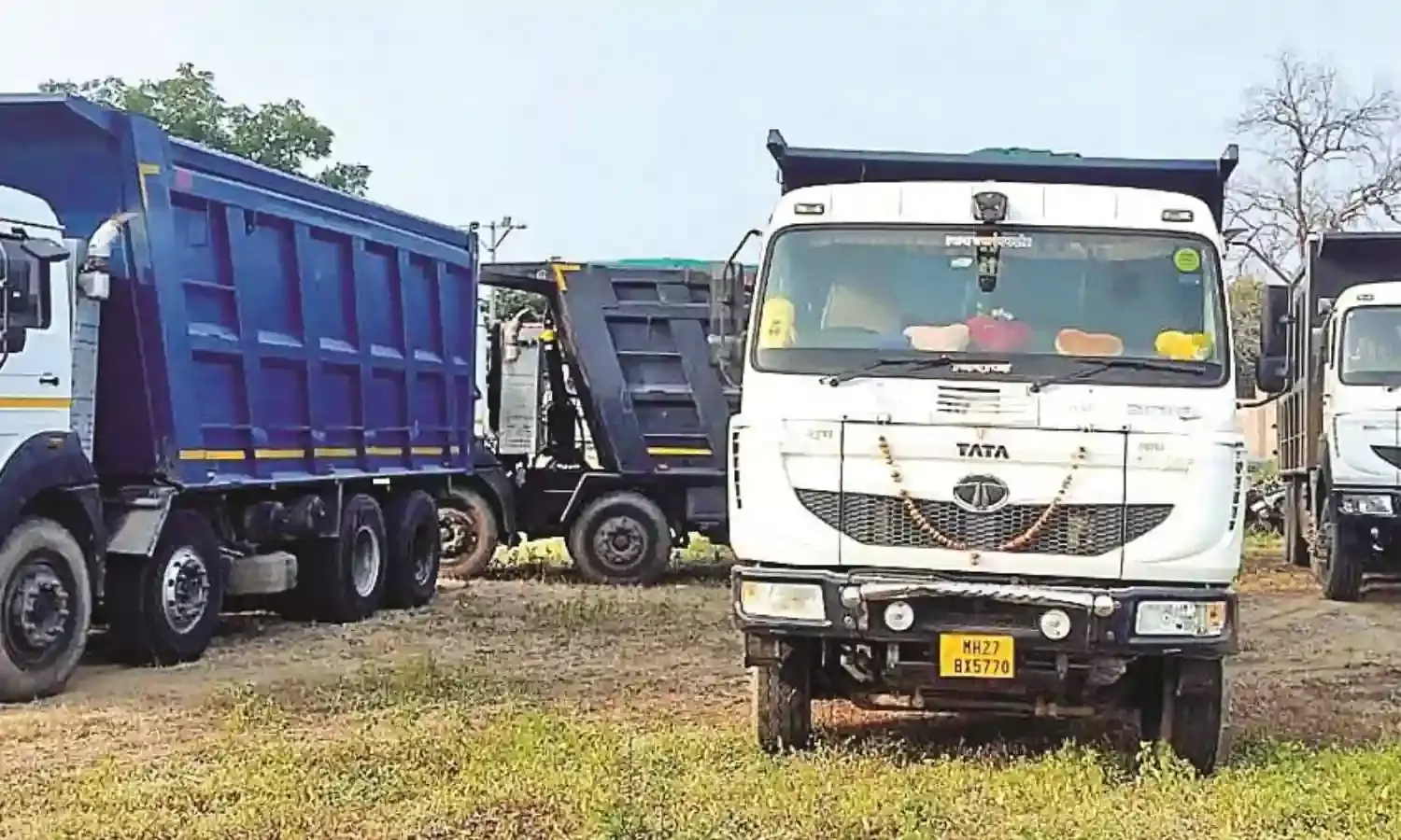 रेती घाट पर छापा - 1 करोड़ 61 लाख रुपए का पकड़ा माल