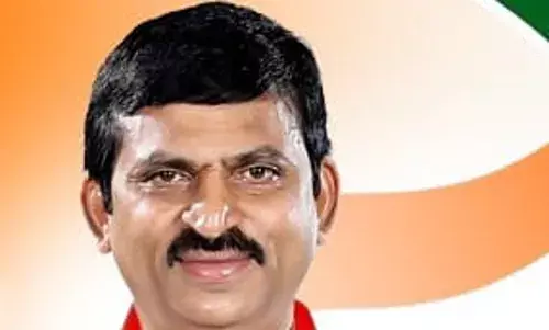 तेलंगाना कांग्रेस नेता पोंगुलेटी श्रीनिवास रेड्डी के परिसरों पर आयकर विभाग ने की छापेमारी तेलंगाना कांग्रेस नेता पोंगुलेटी श्रीनिवास रेड्डी के परिसरों पर आयकर विभाग ने की छापेमारी