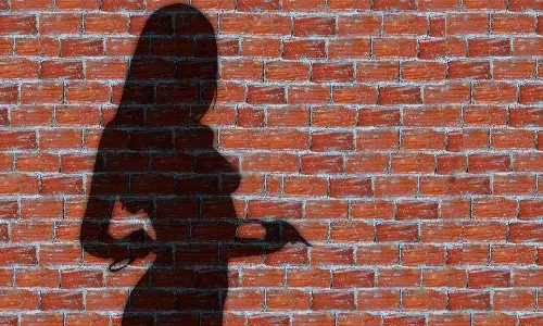 हनी ट्रैप में फंसे सेवानिवृत्त सैनिक ने की आत्महत्या, झील से शव बरामद हनी ट्रैप में फंसे सेवानिवृत्त सैनिक ने की आत्महत्या, झील से शव बरामद