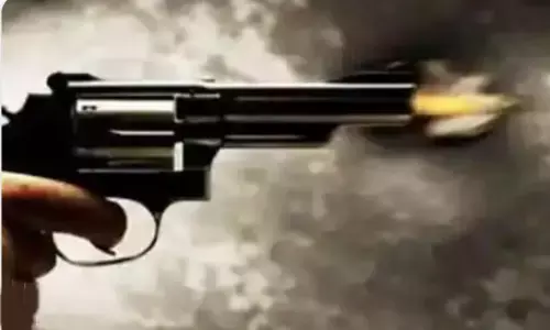 दिल्ली-गाजियाबाद के बदमाशों में गैंगवार, 30 से ज्यादा राउंड फायरिंग, तीन को लगी गोली, दो दर्जन पर मुकदमा दिल्ली-गाजियाबाद के बदमाशों में गैंगवार, 30 से ज्यादा राउंड फायरिंग, तीन को लगी गोली, दो दर्जन पर मुकदमा