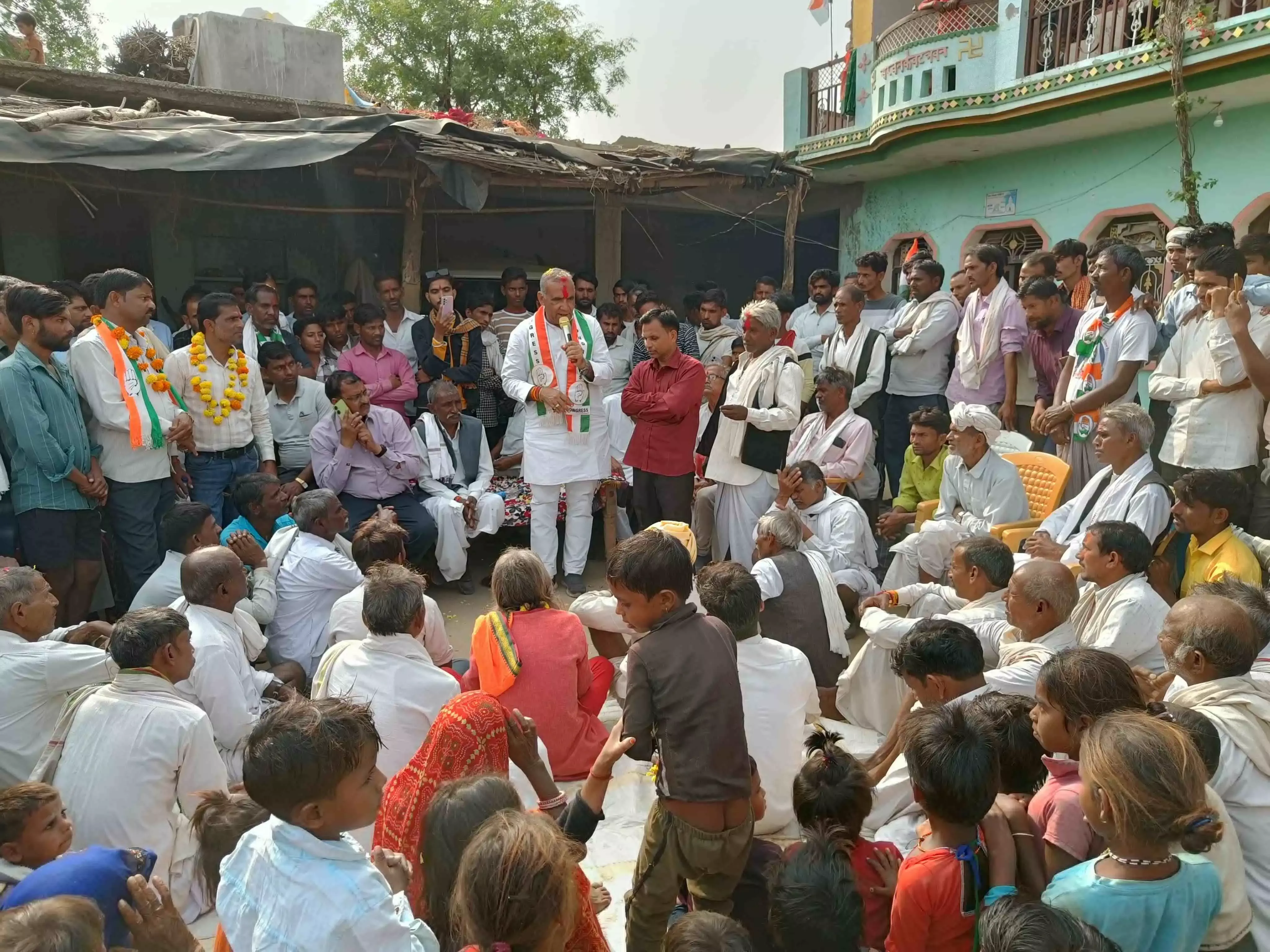 क्षेत्र के चहुमुखी विकास के लिए कांग्रेस को वोट दे - रामनिवास रावत