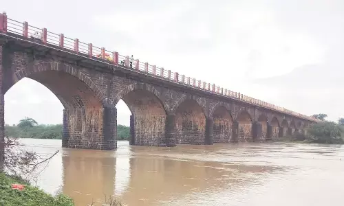 युवक ने वैनगंगा नदी में कूदकर की खुदकुशी