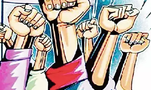 5 माह से वेतन नहीं मिलने से संविदा कर्मचारी में आक्रोश कहा, करेगें चुनाव का बहिष्कार