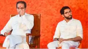 लोकसभा चुनाव की तैयारियों को लेकर उद्धव ने की आपात बैठक लोकसभा चुनाव की तैयारियों को लेकर उद्धव ने की आपात बैठक