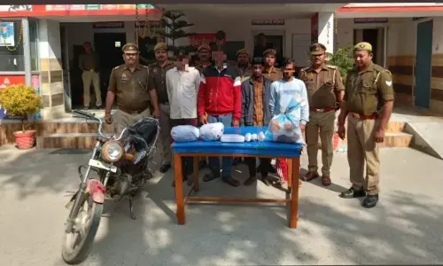 बिजनौर में नशीले पदार्थों की तस्करी के आरोप में 4 गिरफ्तार बिजनौर में नशीले पदार्थों की तस्करी के आरोप में 4 गिरफ्तार
