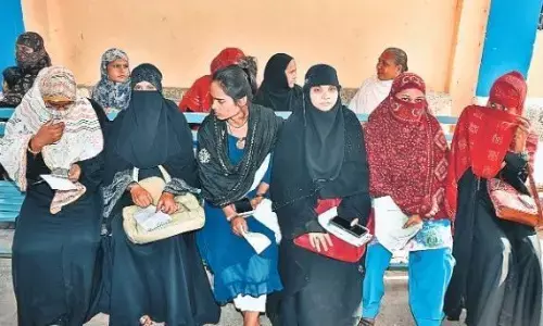 एक्स-रे मशीन में गड़बड़ी, सोनाेग्राफी मशीन चलाने स्टाफ नहीं एक्स-रे मशीन में गड़बड़ी, सोनाेग्राफी मशीन चलाने स्टाफ नहीं