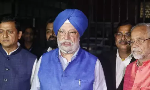 भाजपा नेताओं ने चुनाव आयोग से मुलाकात कर आप पर कार्रवाई करने की मांग की भाजपा नेताओं ने चुनाव आयोग से मुलाकात कर आप पर कार्रवाई करने की मांग की