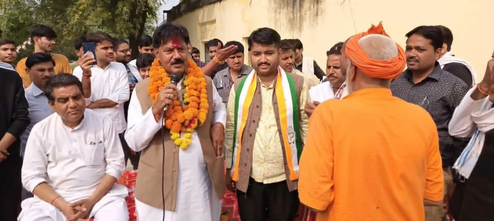 कांग्रेस आ रही है भाजपा जा रही है - चौधरी राकेश सिंह